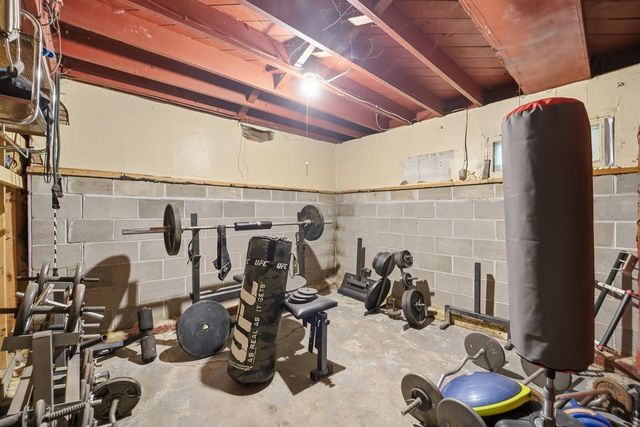 826 Home Park Blvd, Waterloo, IA 50701