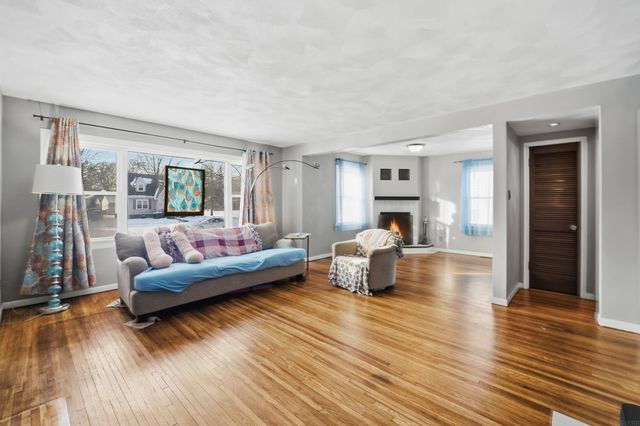 826 Home Park Blvd, Waterloo, IA 50701