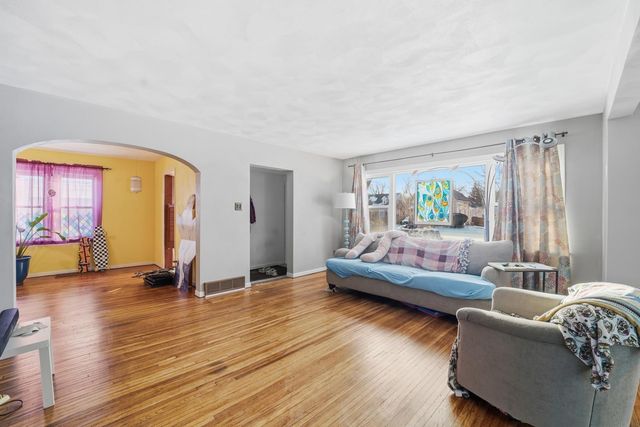 826 Home Park Blvd, Waterloo, IA 50701