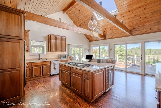 39W944 Deer Run Drive, St. Charles, IL 60175