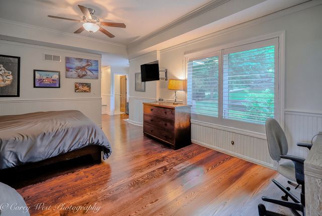 39W944 Deer Run Drive, St. Charles, IL 60175