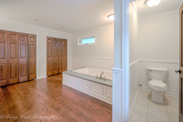 39W944 Deer Run Drive, St. Charles, IL 60175