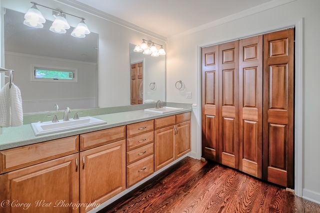 39W944 Deer Run Drive, St. Charles, IL 60175
