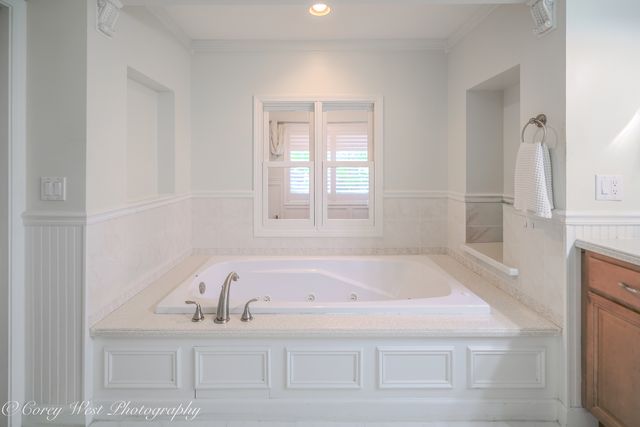 39W944 Deer Run Drive, St. Charles, IL 60175