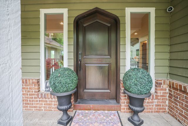 39W944 Deer Run Drive, St. Charles, IL 60175