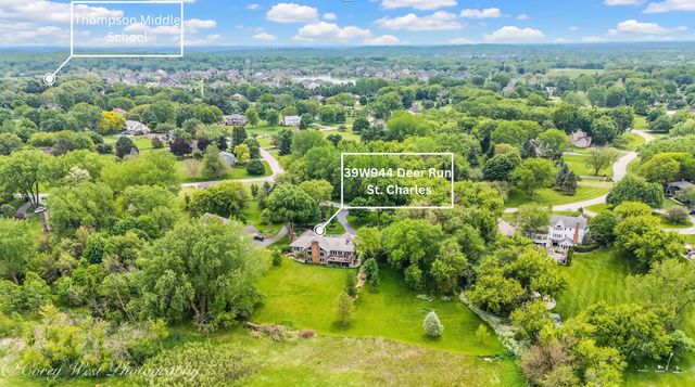39W944 Deer Run Drive, St. Charles, IL 60175