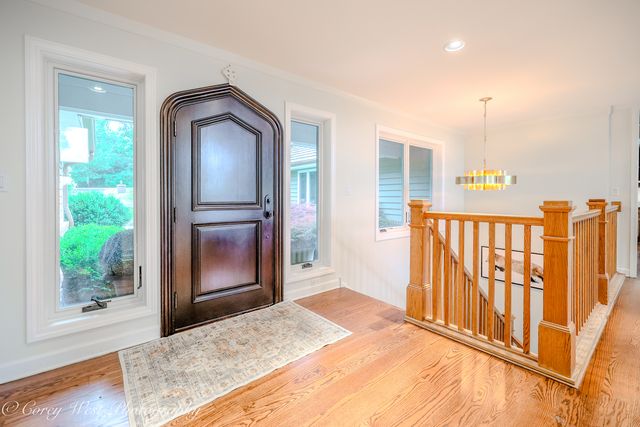 39W944 Deer Run Drive, St. Charles, IL 60175