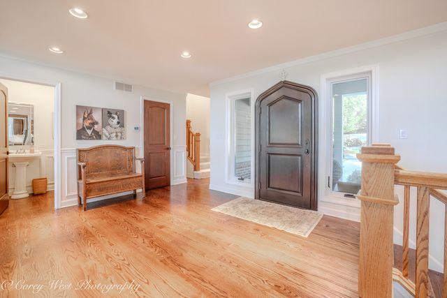 39W944 Deer Run Drive, St. Charles, IL 60175