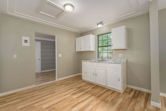 2101 S Madison Ave, Wichita, KS 67211