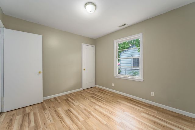 2101 S Madison Ave, Wichita, KS 67211