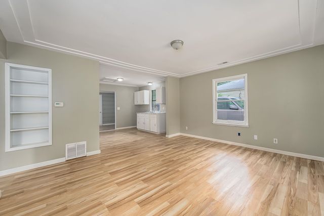 2101 S Madison Ave, Wichita, KS 67211