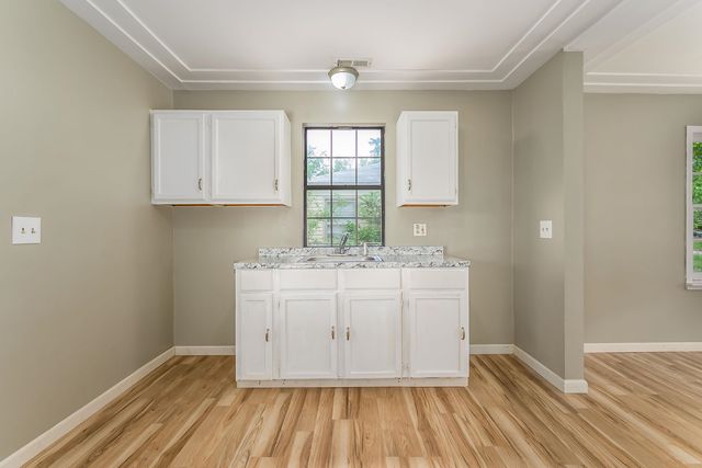 2101 S Madison Ave, Wichita, KS 67211
