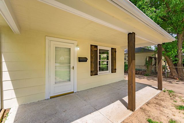 2101 S Madison Ave, Wichita, KS 67211