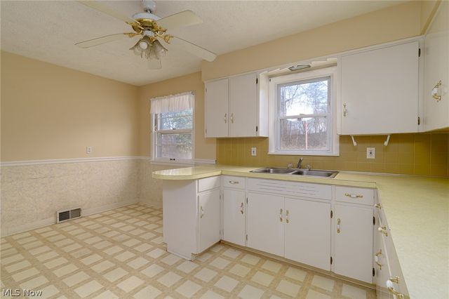 23 Wayne Avenue, Akron, OH 44301