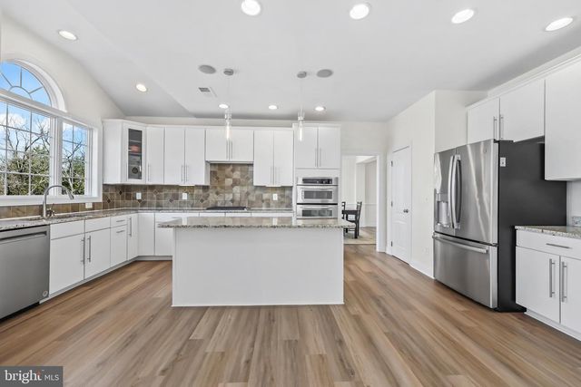 43341 BARNSTEAD DR, Ashburn, VA 20148
