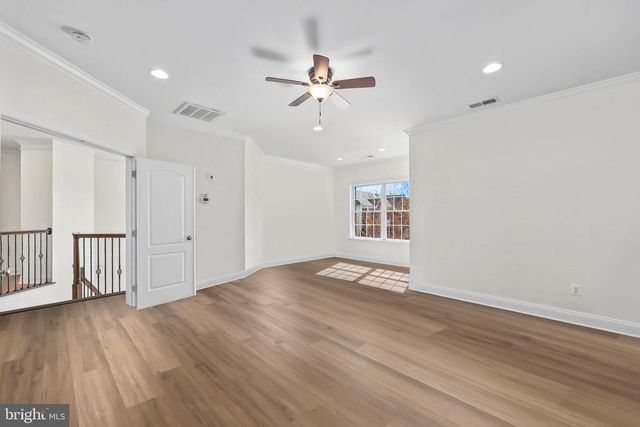 43341 BARNSTEAD DR, Ashburn, VA 20148