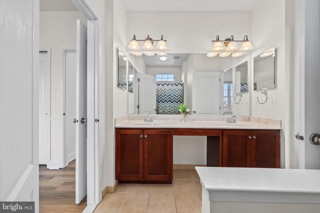 43341 BARNSTEAD DR, Ashburn, VA 20148