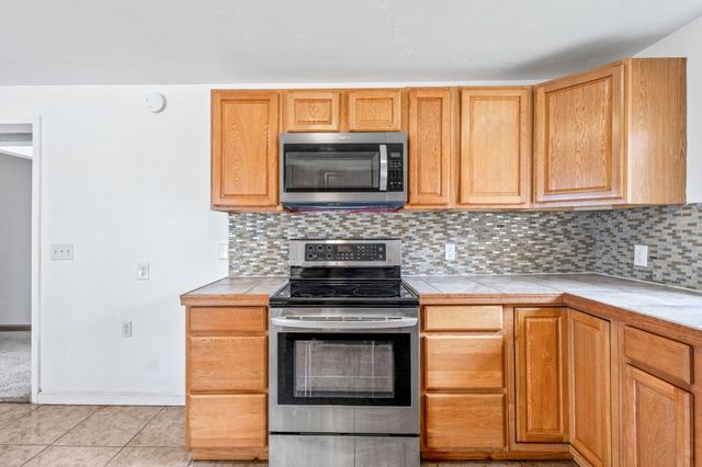 825 NW 3rd Street, Madras, OR 97741
