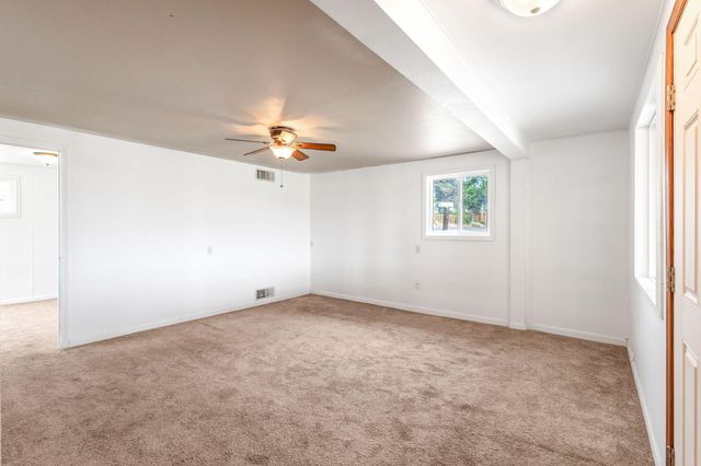 825 NW 3rd Street, Madras, OR 97741