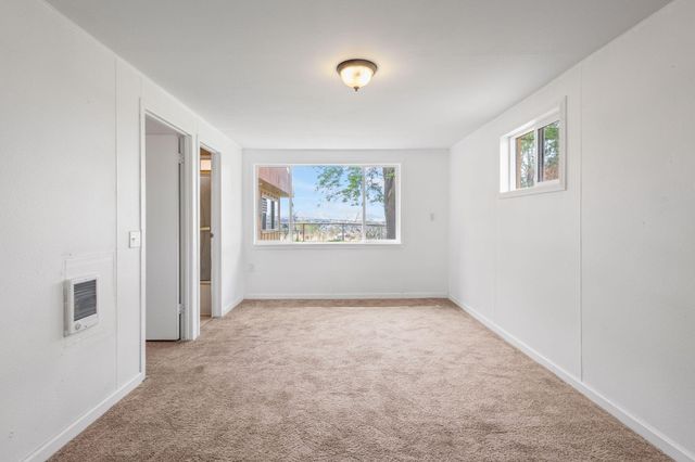 825 NW 3rd Street, Madras, OR 97741