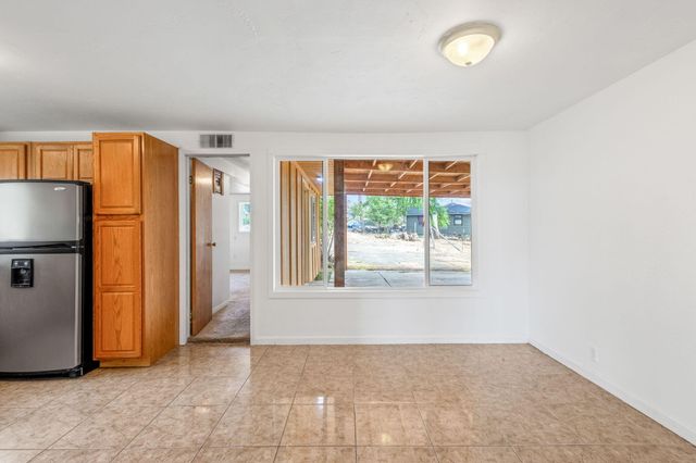 825 NW 3rd Street, Madras, OR 97741