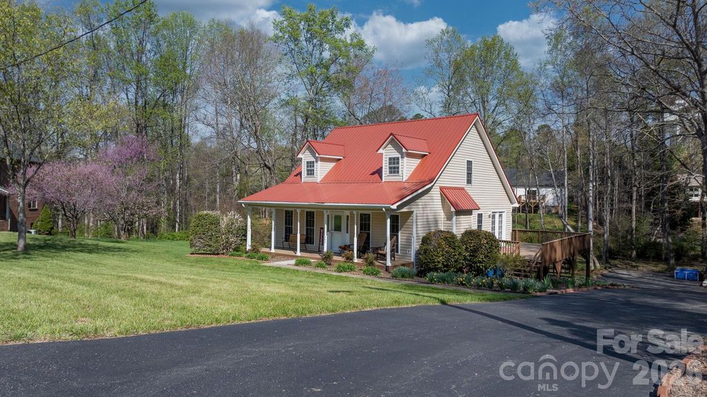 203 Nottingham Drive, Maiden, NC 28650