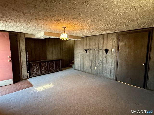 69 Terrace Gardens 69, Wallingford, CT 06492