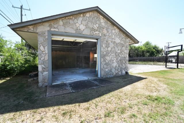 5804 NW 53rd Street, Warr Acres, OK 73122