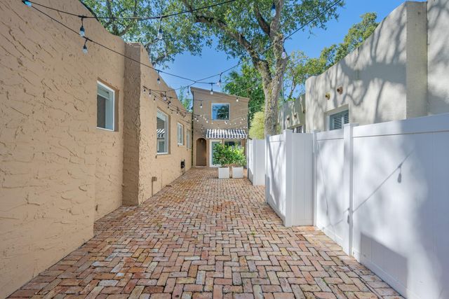 1612 SE 2nd Street, Fort Lauderdale, FL 33301