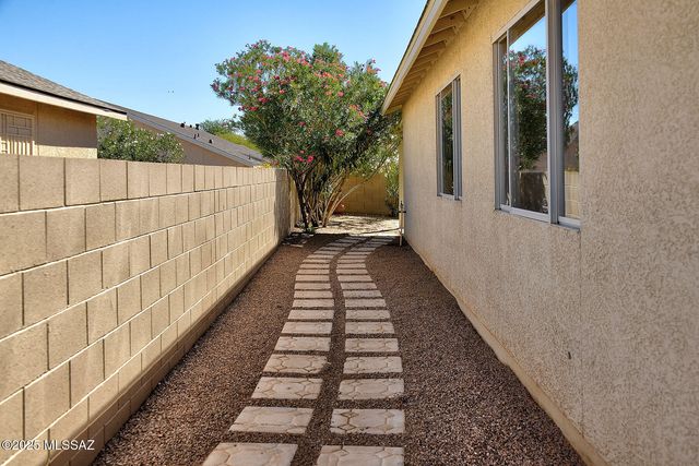 1382 N THUNDER RIDGE Drive, Tucson, AZ 85745
