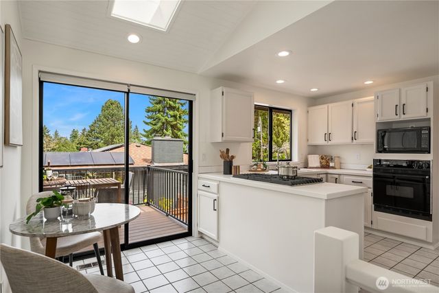 3039 50th Avenue SW, Seattle, WA 98116