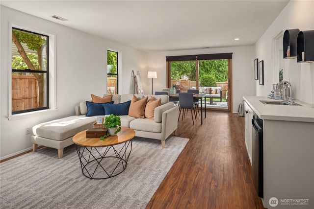 3039 50th Avenue SW, Seattle, WA 98116