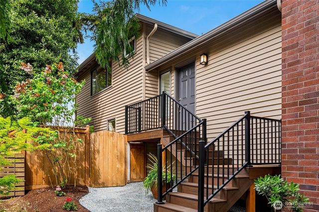 3039 50th Avenue SW, Seattle, WA 98116