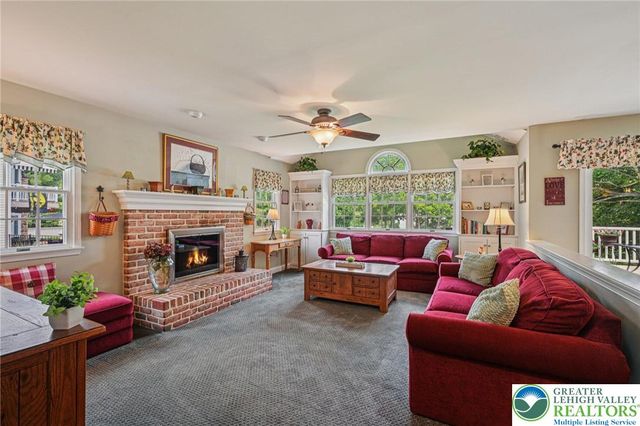 1325 Wynewood Road, South Whitehall Twp, PA 18069