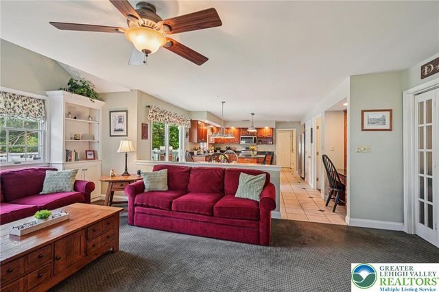 1325 Wynewood Road, South Whitehall Twp, PA 18069