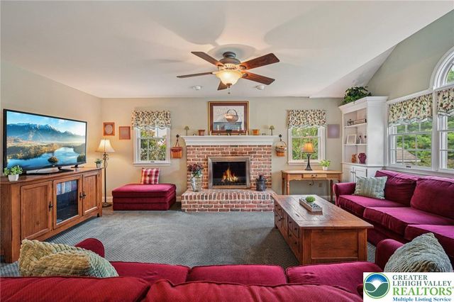 1325 Wynewood Road, South Whitehall Twp, PA 18069