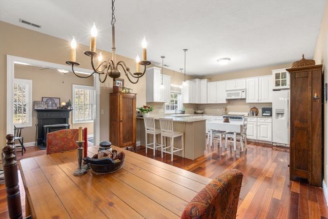 26 Fagan 26, Uxbridge, MA 01569