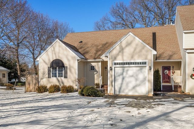 26 Fagan 26, Uxbridge, MA 01569