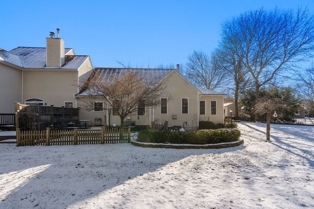 26 Fagan 26, Uxbridge, MA 01569