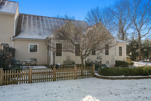 26 Fagan 26, Uxbridge, MA 01569
