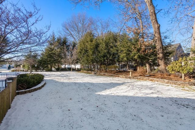 26 Fagan 26, Uxbridge, MA 01569