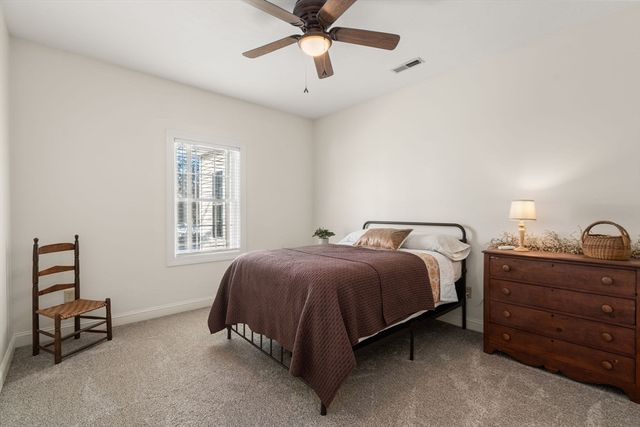 26 Fagan 26, Uxbridge, MA 01569