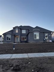 32696 Adam Brown Drive, Rockwood, MI 48173