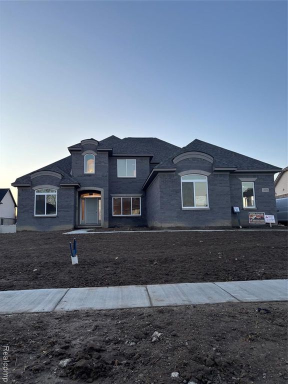 32696 Adam Brown Drive, Rockwood, MI 48173