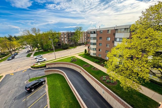 5500 Lincoln Avenue 510-E, Morton Grove, IL 60053