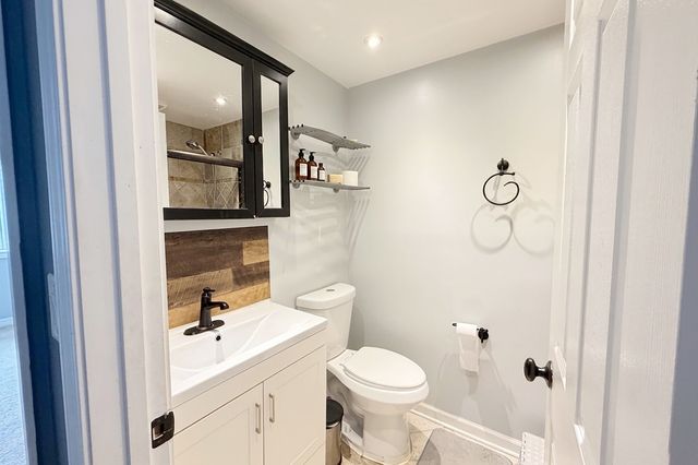 5500 Lincoln Avenue 510-E, Morton Grove, IL 60053