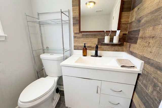 5500 Lincoln Avenue 510-E, Morton Grove, IL 60053