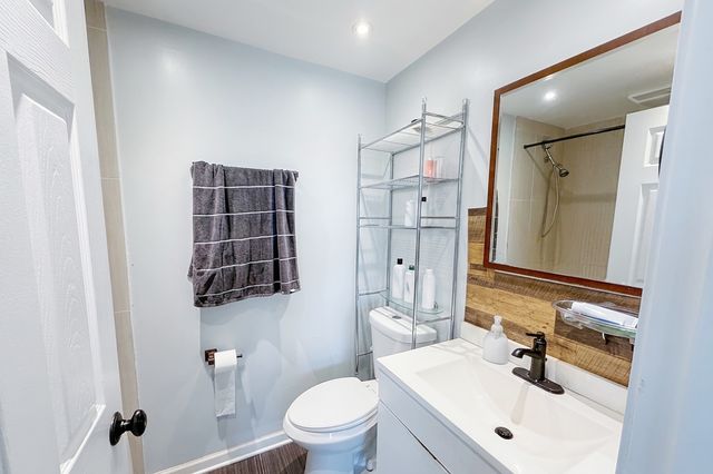 5500 Lincoln Avenue 510-E, Morton Grove, IL 60053