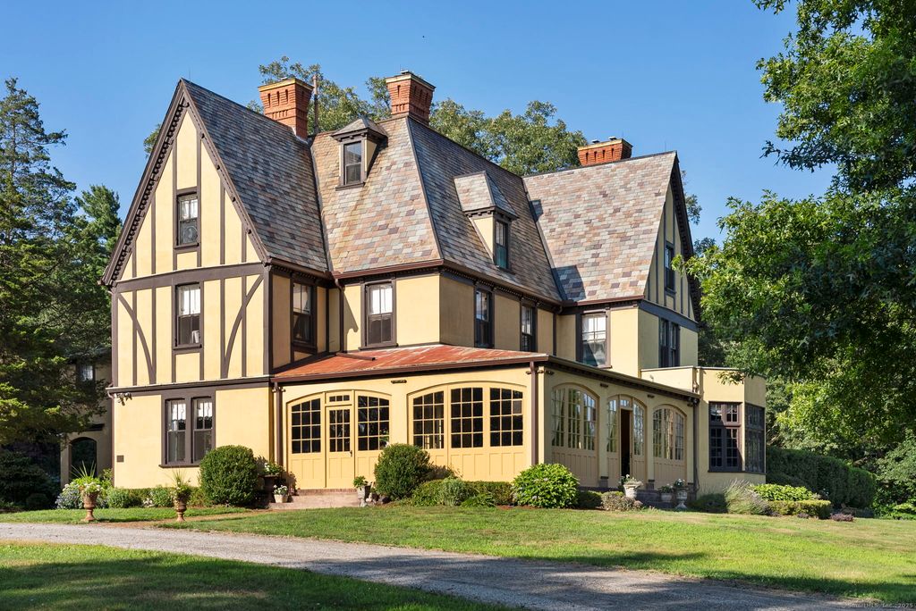 131 Hartford Road, Manchester, CT 06040