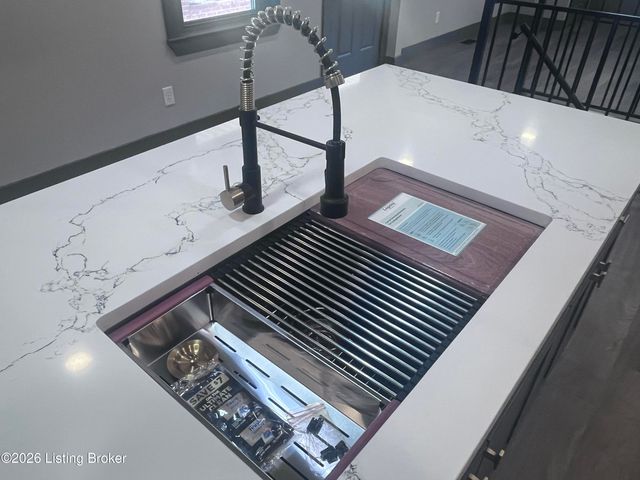 1057 Robin Rd, Radcliff, KY 40160